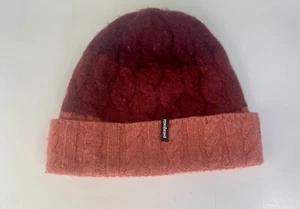 Patagonia Women's Fold Over Beanie Hat Peach Red Merino Wool Cable Knitted Small - Picture 1 of 7