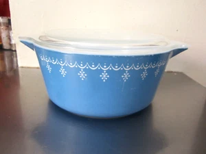 Vintage Pyrex Casserole Dish & Lid Snowflake Garland 475-B 2.5 Qrt Made in USA. - Picture 1 of 15