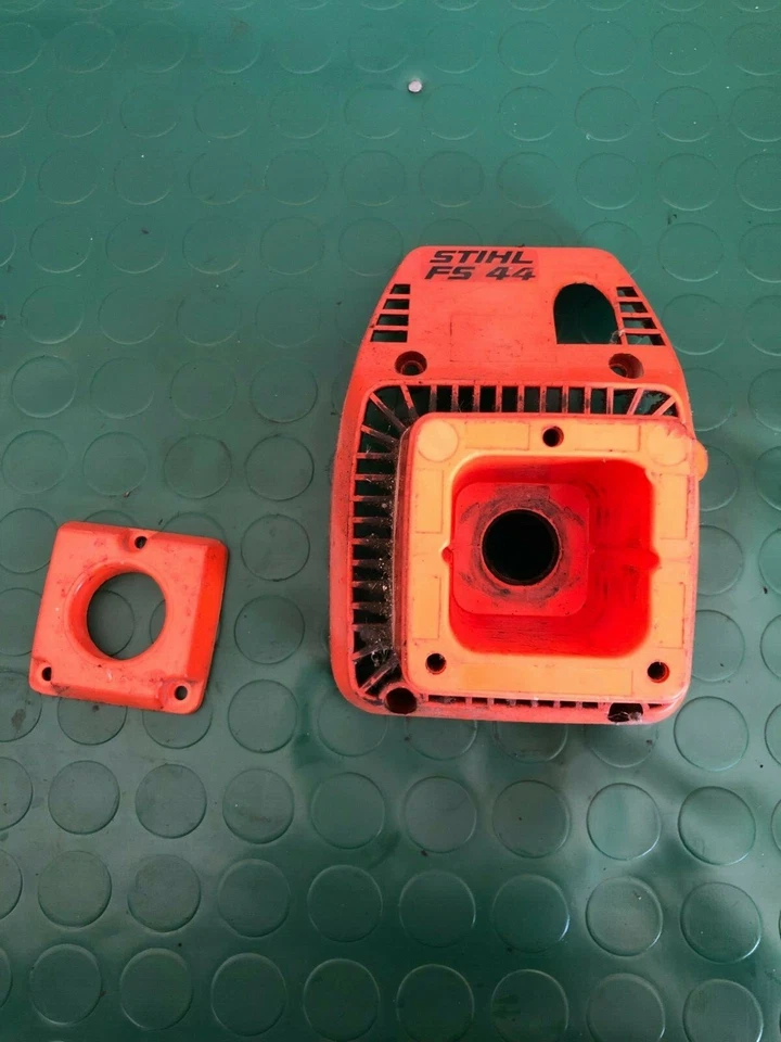 Engine Cover + Original Anti-Vibration Support For STIHL FS44 Brush Cutter - Image 1 of 1