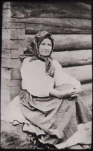 Glass Magic Lantern Slide RAILWAY GATE KEEPER C1890 PHOTO RUSSIA RUSSIAN WOMAN - Picture 1 of 2