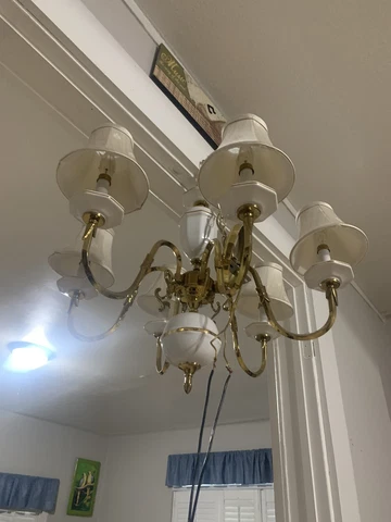 Vintage Gold /  White / Brass & Porcelain Ornate Chandelier 6 Arm Lights Cover