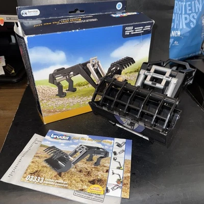 NEW Bruder Toys Front Loader for 03000 Tractor Series 03333 - Image 1 of 4