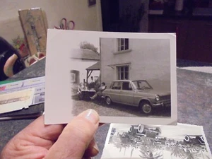 Ancienne Photo Repas de Famille derrière sa Simca 1100 - Picture 1 of 2