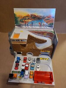 1989 Galoob Micro Machine Gasoline can play set with 14 micromachine cars 
