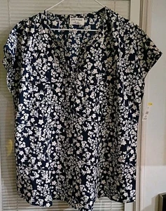 Love, Margaux Black and White Floral Blouse with Pockets Size XL Cap Sleeves - Picture 1 of 6
