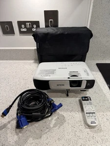 Epson EB-S41 3,300 Lumen Home Cinema Projector HDMI 23 Hours Used Remote - Picture 1 of 21