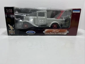 Road Signature 1934 Ford Pick Up Wrecker Grey (Die-cast - 1:18 Scale) - Picture 1 of 8