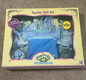 Cabbage Patch Niños Recién Nacidos 11” Layette Set de Regalo 3 Trajes Play Along Target 2006 - Imagen 1 de 24