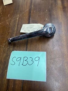 GENUINE INTERNATIONAL SCOUT 80 AND SCOUT 800 INSIDE DOOR HANDLE NOS NEW 862106R2 - Picture 1 of 3
