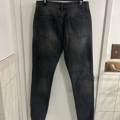 Pantalones de mezclilla FOG Fear of God Essentials para hombre talla pequeña negros Foto 1 de 4
