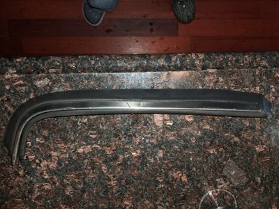 Tapicería de parachoques para 90-93 Volvo 240 86-89 244 sedanes con tira de acero inoxidable  Foto 1 de 4