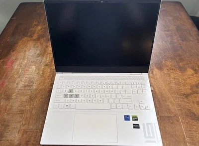 HP Omen Transcend 16 240Hz QHD+ 2.2GHz i9-13900HX 16GB 1TB RTX 4070 - Image 1 of 3