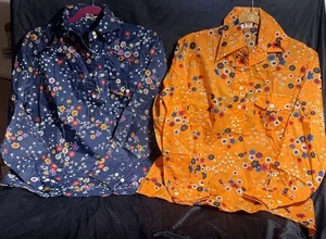 Par De Camisas Rompevientos De Colección Skyr Nylon Cuello Punta Floral Talla M Damas - Imagen 1 de 17
