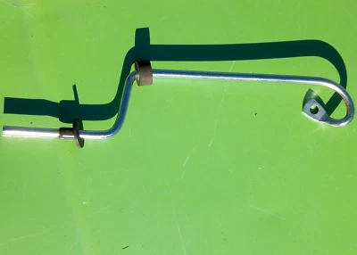 MAZDA 323 88-89 CINTURÓN DE SEGURIDAD DELANTERO IZQUIERDO VARILLA DE MONTAJE INFERIOR OEM JDM GTX HATCHBACK Foto 1 de 4