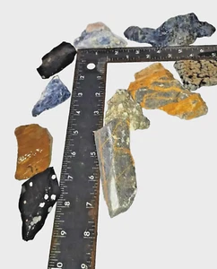 Extremos de tacón lapidario de corte áspero chatarra de piedra roca sodalita obsidiana lapis howlite - Imagen 1 de 24
