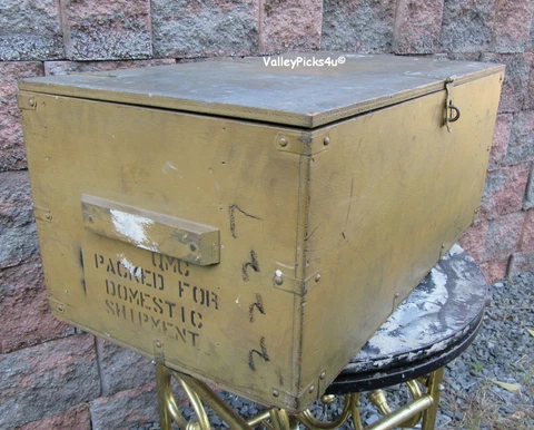 Vintage Military Belber Wooden Footlocker Storage Rain Coats Chest Coffee Trunk Cover
