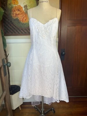 Vestido De Colección Blanco Encaje La Casa Blanca Nupcial Formal Alto Bajo Deshuesado Corpiño Foto 1 de 4