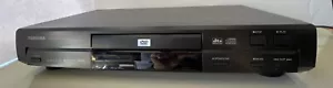 Reproductor de video DVD Toshiba SD-1700U paquete con electrónica remota reciclado - Imagen 1 de 11