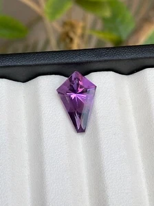 Hermosas piedras preciosas sueltas corte cometa forma amatista natural de 6,90 quilates - Imagen 1 de 5