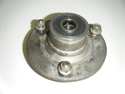 Placa de cojinete de brida de cuello de cubo de rueda delantera 85 86 Yamaha YFM80 YFM 80 N Badger Foto 1 de 4