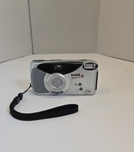 Cámara fotográfica KODAK KE30 Easy Load 35 mm cámara Kodak plateada NO probada solo piezas - Imagen 1 de 7