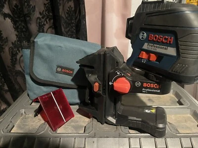 BOSCH NIVEL LÁSER MODELO GLL3-300 CON BOLSA Y SOPORTE BM1 Foto 1 de 4
