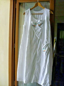 robe ancienne - tres bon etat - coton drap - avec broderies  - Picture 1 of 8