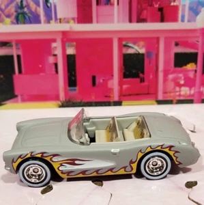 Corbeta gris personalizada Ken 1956 Barbie The Movie exclusiva de Hot Wheels RLC CON LLAMA - Imagen 1 de 12