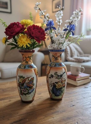 Paire de Vases Japonais Vintage Peints à la Main - Motifs Floraux et Oiseaux - Photo 1/4