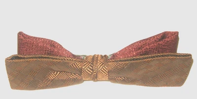 Мужской винтажный галстук-бабочка 50-х ORMOND коричневый геометрические квадраты и панель мерло - Изображение 1 из 4