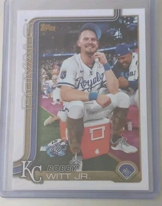 2025 Topps Series 1 - Bobby Witt Jr Golden Mirror Image Variation SSP KC Royals - Picture 1 of 2
