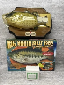 Big Mouth Billy Bass 1999 originale con adattatore AC + piastra extra NUOVO con scatola - Foto 1 di 11