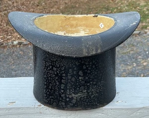Antiguo sombrero de copa victoriano esmaltado de hierro fundido figura barra escupitaja arte caprichoso - Imagen 1 de 12