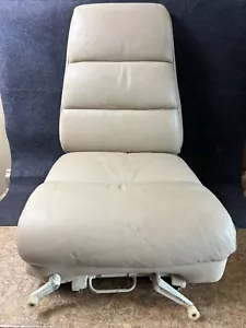 Asiento de avión avión avión Cessna 310 ajustable beige vinilo - Imagen 1 de 24