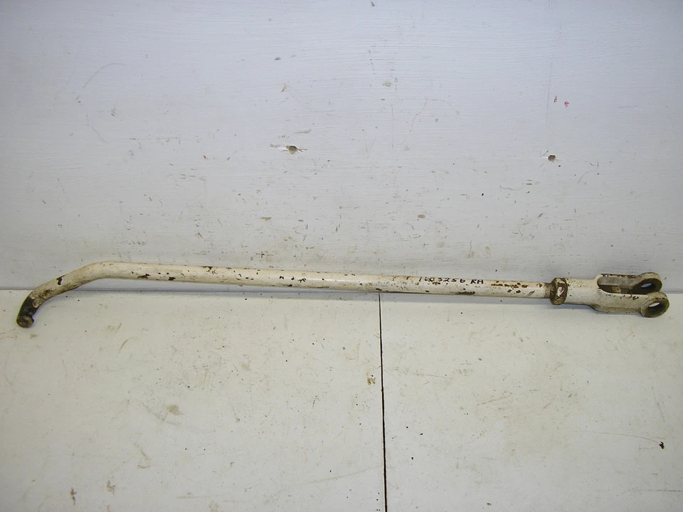 Varilla de ajuste derecha Allis Chalmers 1603256 42" plataforma cortacésped.  Tractor de jardín 310   Foto 1 de 1