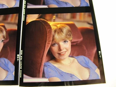 11 Clichés Positifs 6 x 6 en couleur  : Femme Glamour Charme Sourire Décolleté - Photo 1/4