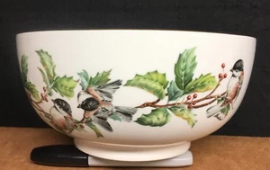 Boehm Chickadee & Holly 8" Round Vegetable Bowl - England - Picture 1 of 5