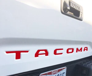2016 - 2023 Tacoma inserto portón trasero superposición letras vinilo envoltura brillo rojo 3m 2080 - Imagen 1 de 2