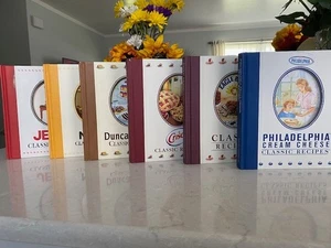 Set of 6 Classic Recipes Cookbooks by Publications International Ltd (Hardcover) - Bild 1 von 1