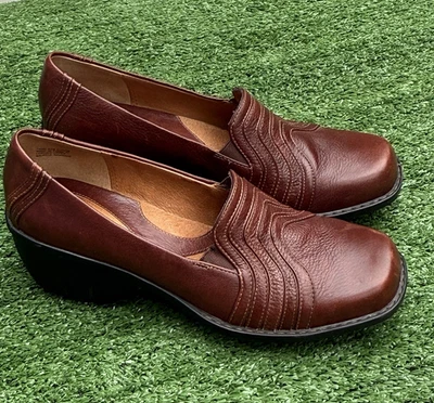 Clarks Artisan Collection Brown Leather Slip on Shoes Size 8.5 M - Image 1 of 4