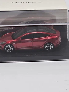 Coche Coleccionable Tesla Modelo 3 Diecast Escala 1:43 Rojo Mercancía Oficial Nuevo con Desgaste - Imagen 1 de 7