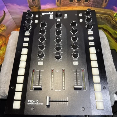 RARO Mezclador Digital de Rendimiento Gemini PMX-10 LIGERO USO Foto 1 de 4