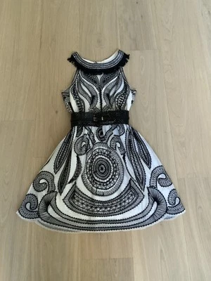 Vestido de encaje blanco y negro Yoana Baraschi para mujer talla S Foto 1 de 4