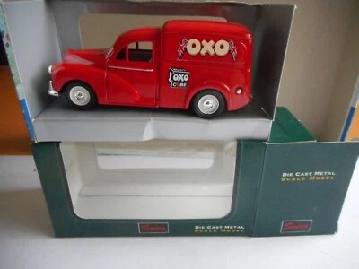 Furgoneta menor SAICO TY3340 Morris 1:26 roja OXO + caja Foto 1 de 4