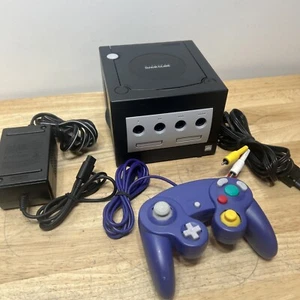 Nintendo Gamecube DOL-101 schwarz mit Originalkabeln und ohne Original Controller - Bild 1 von 13