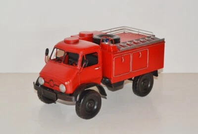 Auto Lamiera Modellino Oldtimer Unimog S 404 Feuerwehr TLF 8 Di L 30 CM - Immagine 1 di 4