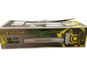 Nuovo vecchio stock Emerson EWD7004 lettore DVD cd con telecomando e cavi - Foto 1 di 9