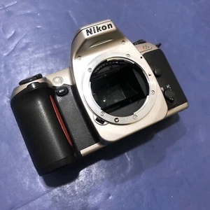 Cuerpo de cámara fotográfica Nikon N65 35 mm COMO ESTÁ *Código de error* - Imagen 1 de 8