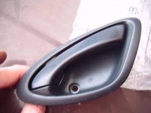 honda jazz 2002-08 right interior door handle new genuine 72120-saa0-003za - Picture 1 of 1