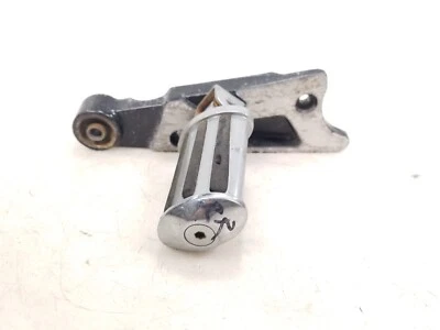 Yamaha Vmax VMX1200 1986 86 reposapiés trasero derecho pasajero reposapiés y montaje Foto 1 de 4